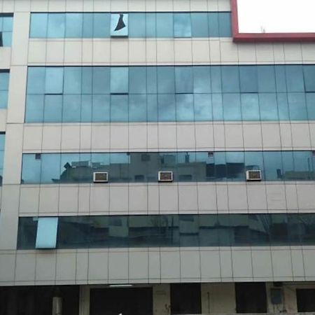 Iroomz Hoysala Residency Bellary Exterior foto