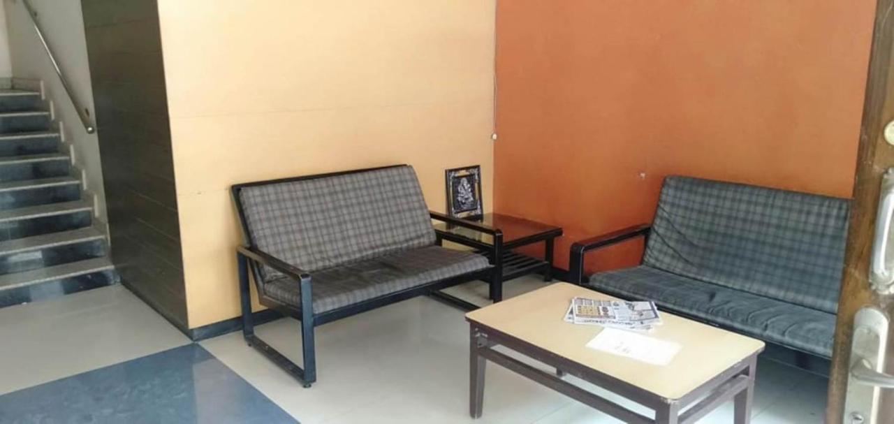 Iroomz Hoysala Residency Bellary Exterior foto